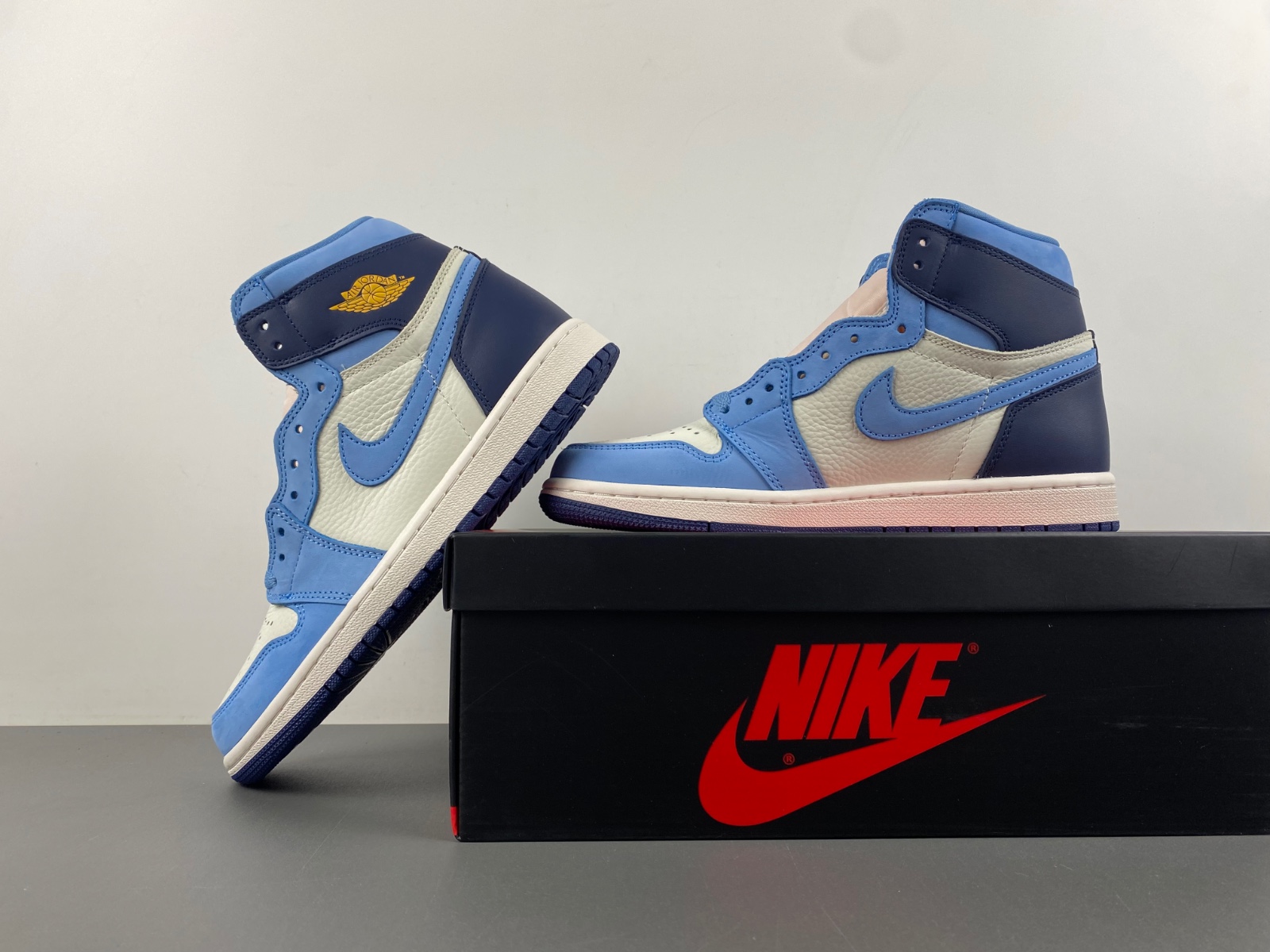 Air Jordan 1 High OG“First in Flight” FD2596-400