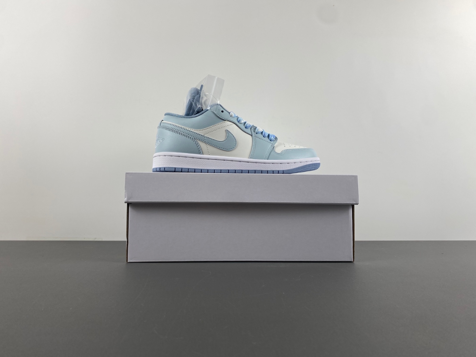 Air Jordan 1 Low 'Ice Blue' DC0774-141