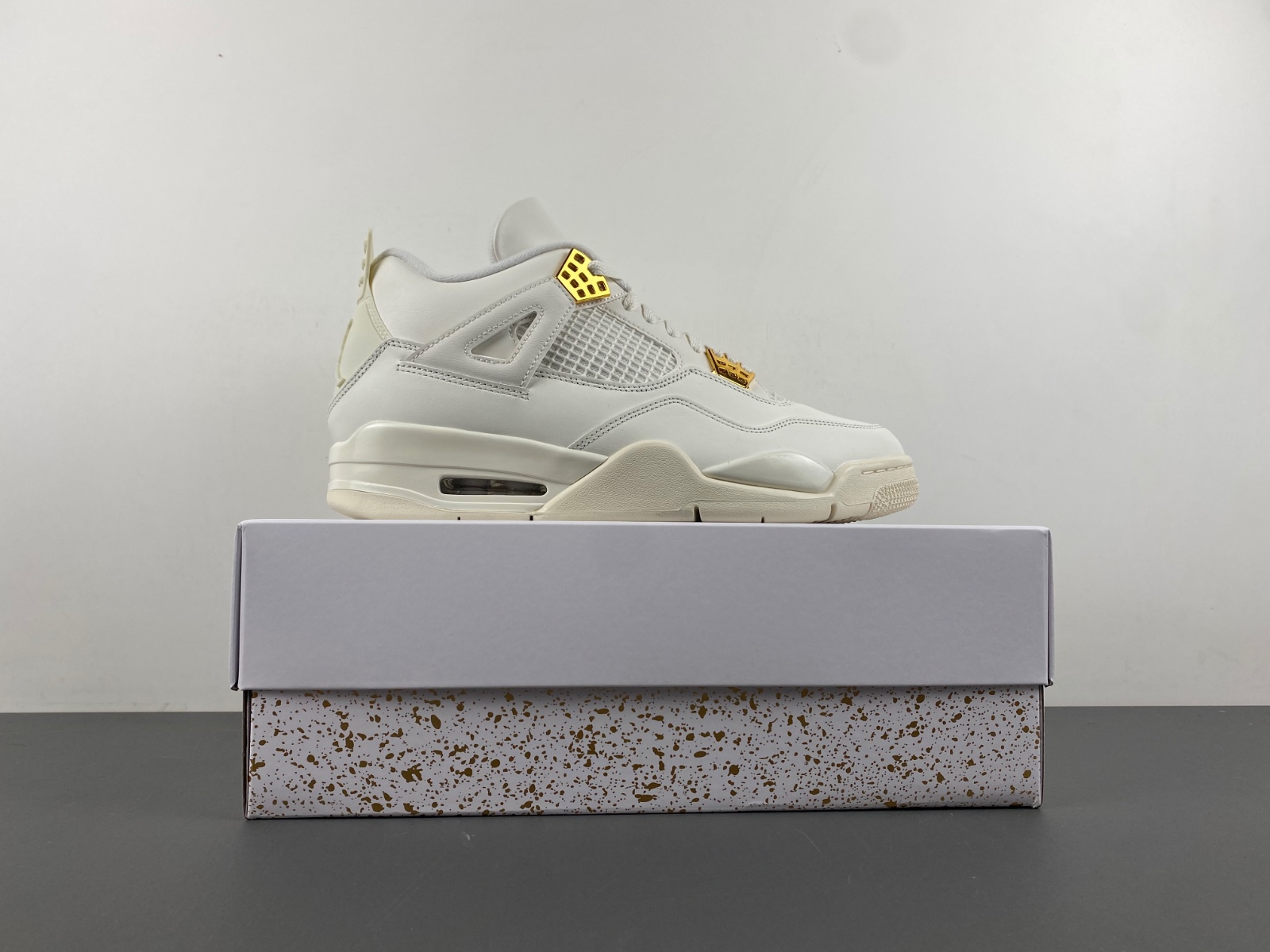 Air Jordan 4 “Metallic Gold” AQ9129-170