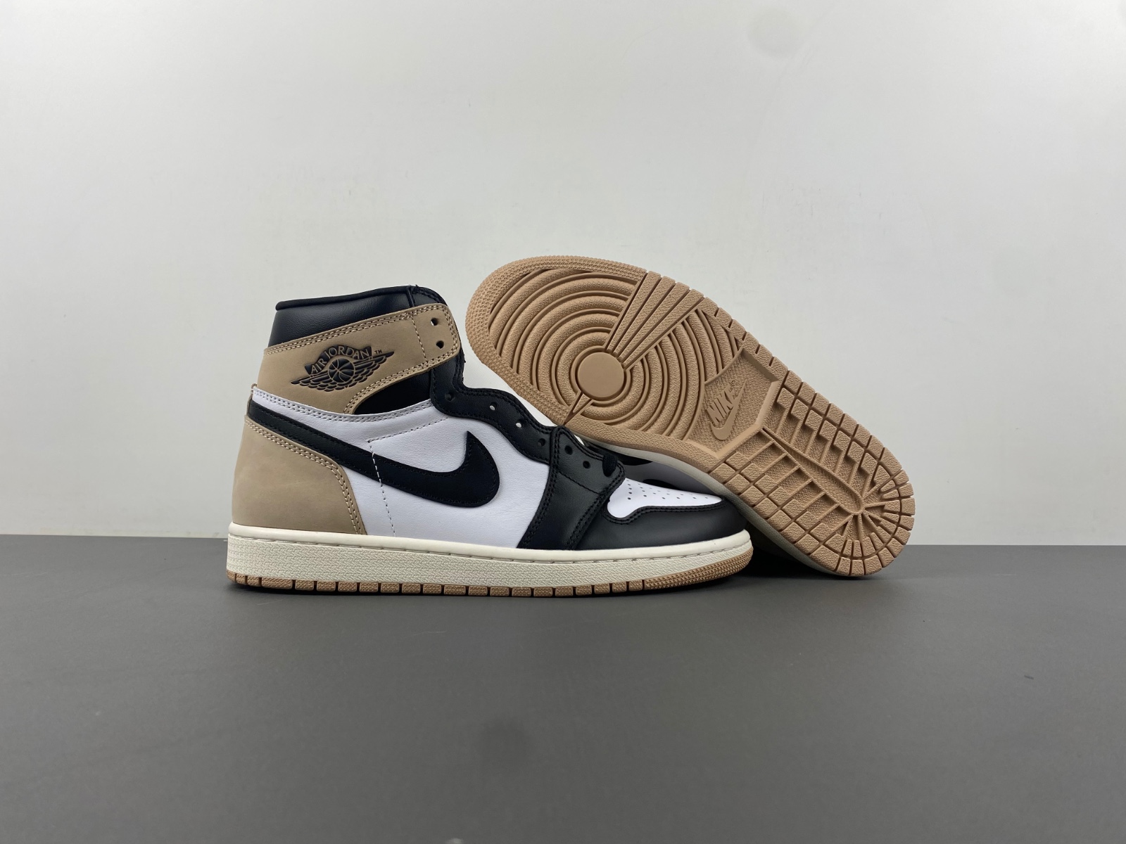 Air Jordan 1 High OG “Latte”