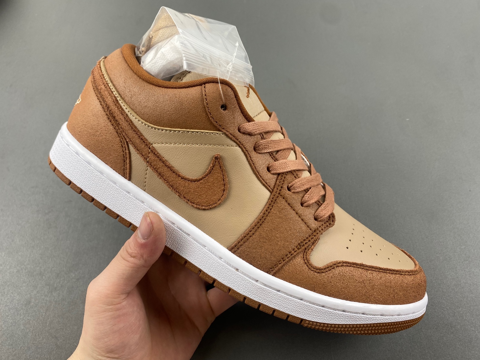 Air Jordan 1 “Legend Coffee”