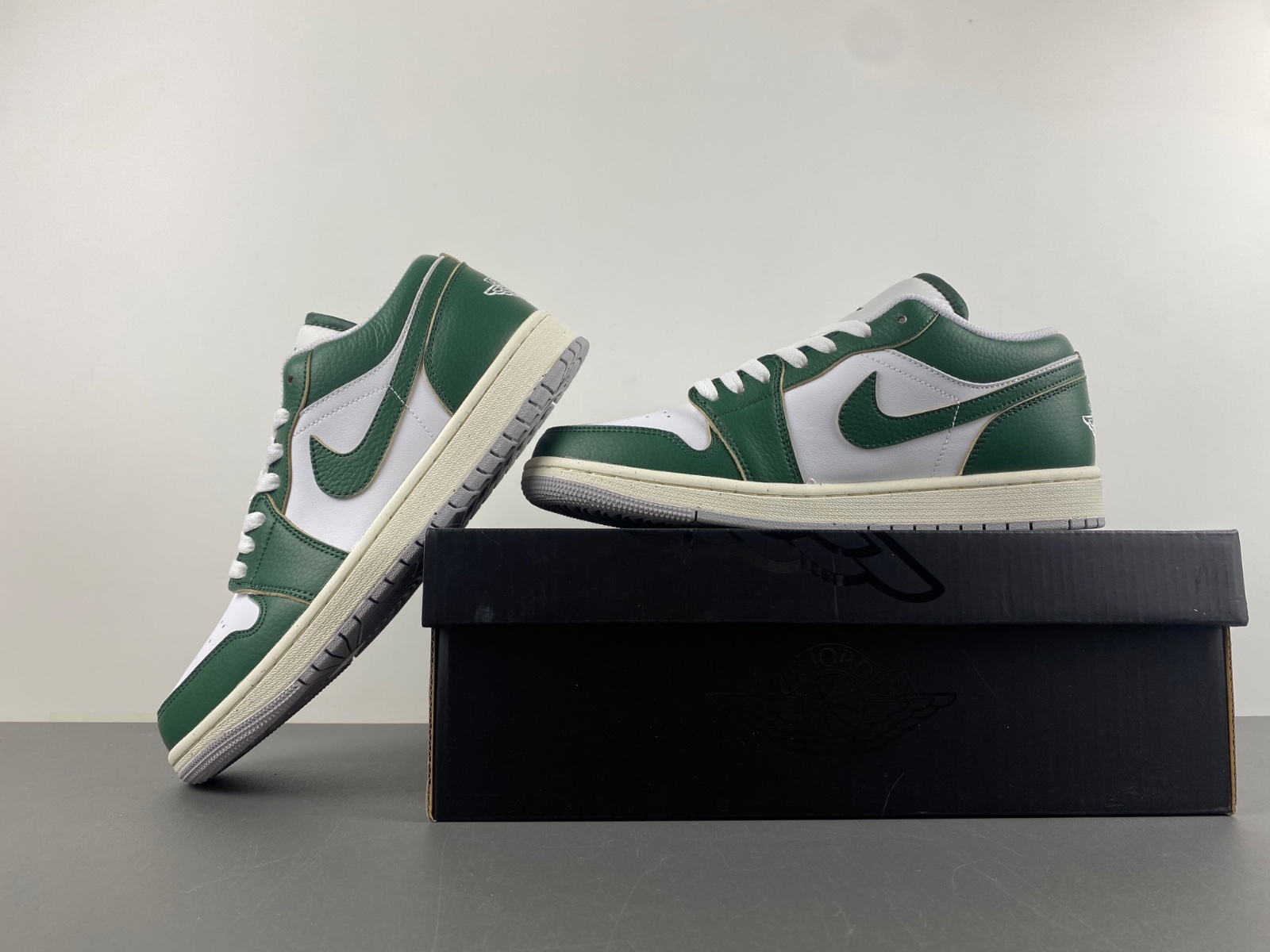 Air Jordan 1 Low “Oxidized Green” FQ7687-300