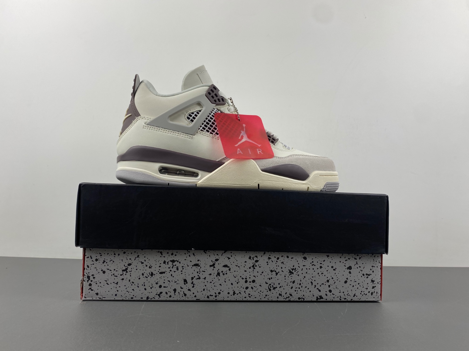 Air Jordan 4 Retro“Raising By Women”