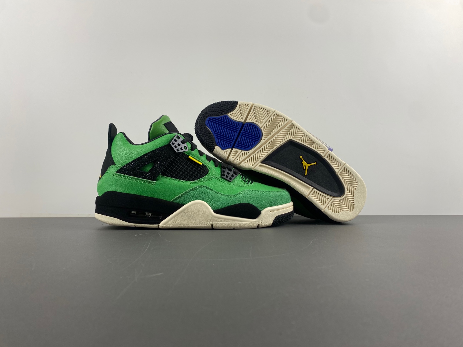 Air Jordan 4 Retro 'Manila'