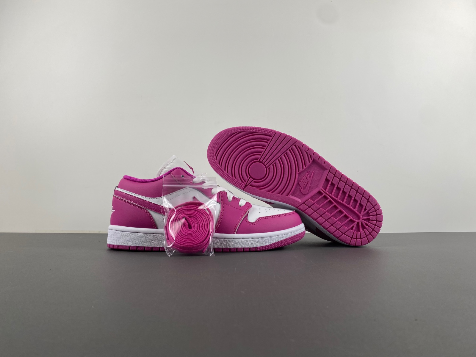 Air Jordan 1 Low Fire Pink  FV8486-600