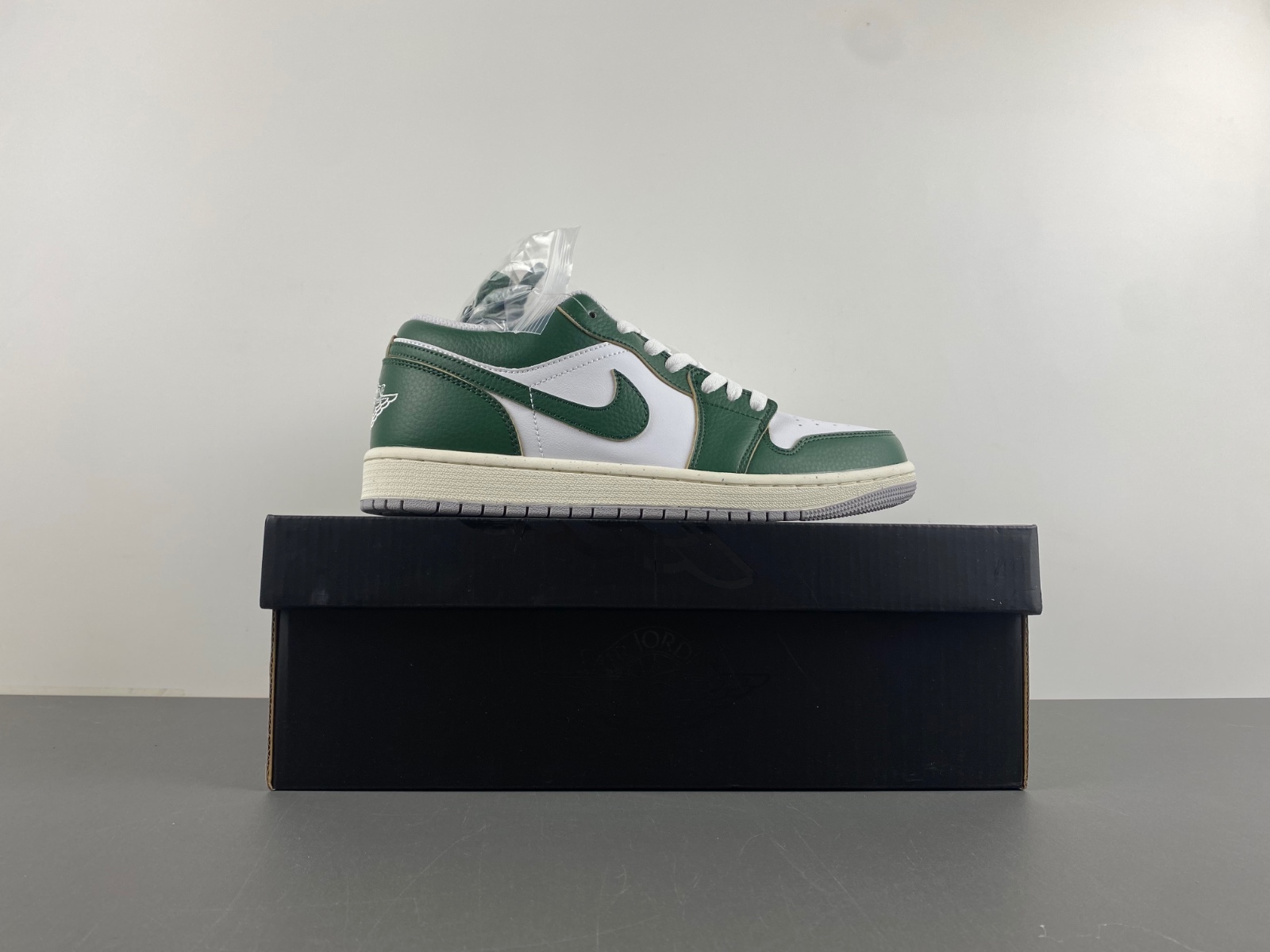 Air Jordan 1 Low “Oxidized Green” FQ7687-300