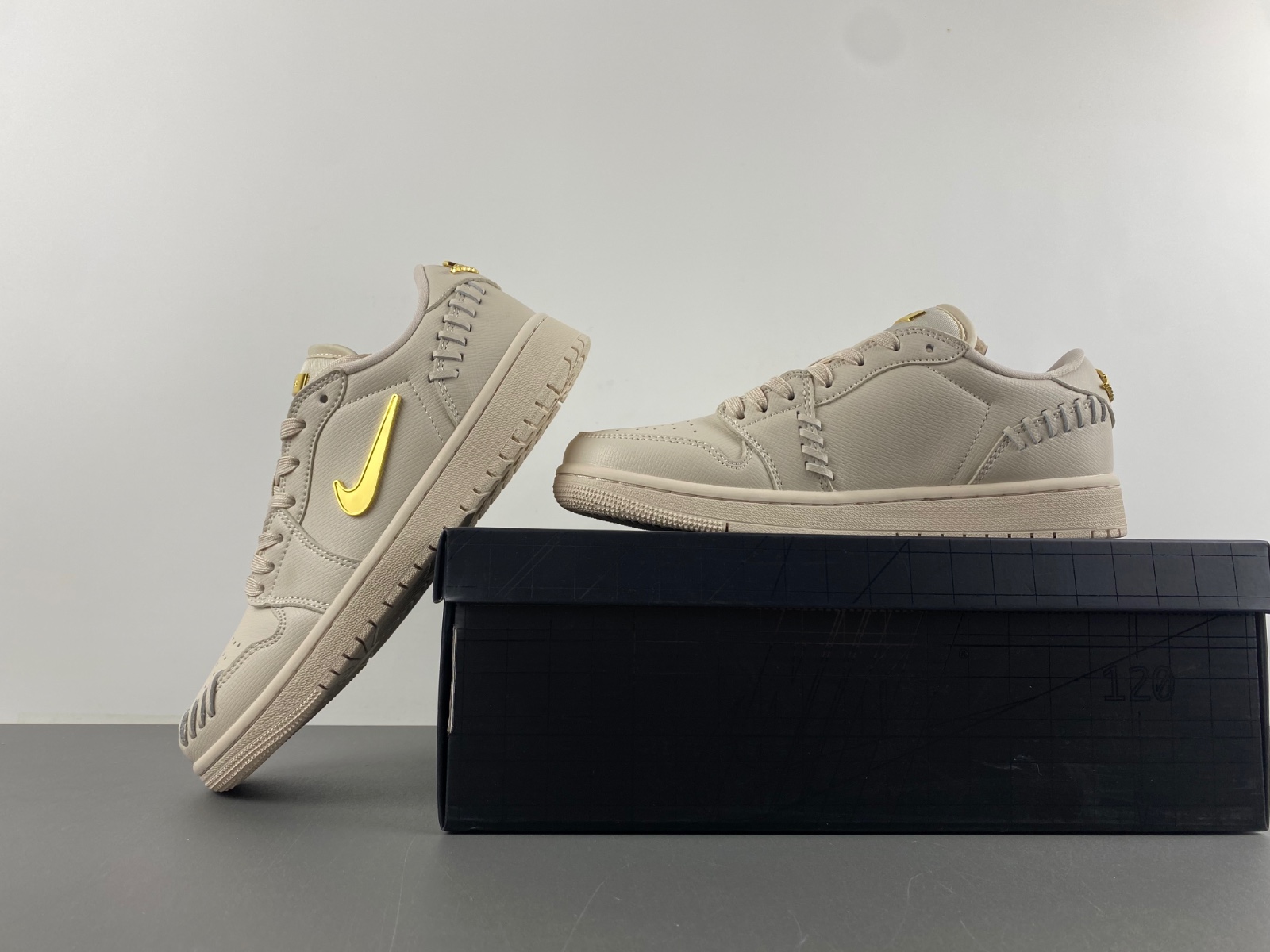 Air Jordan 1 Low Method of Make FN5032-200