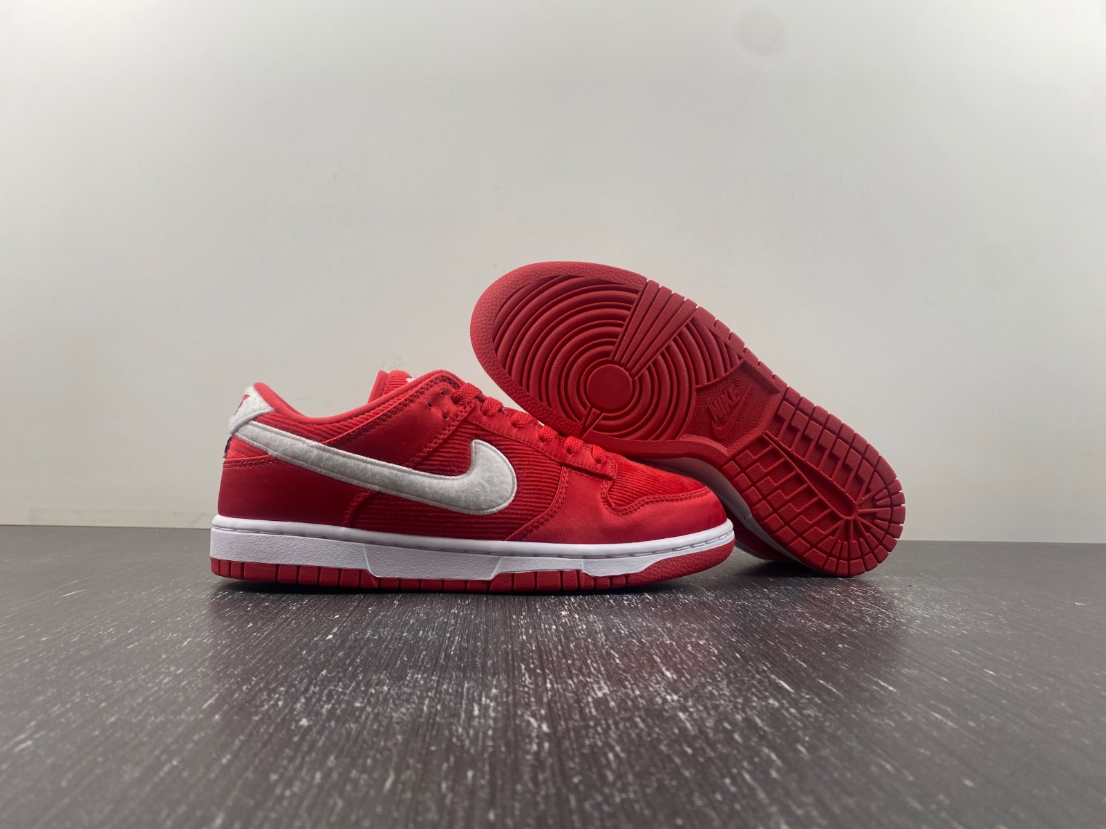 Nike Dunk Low GS “Valentine's Day”