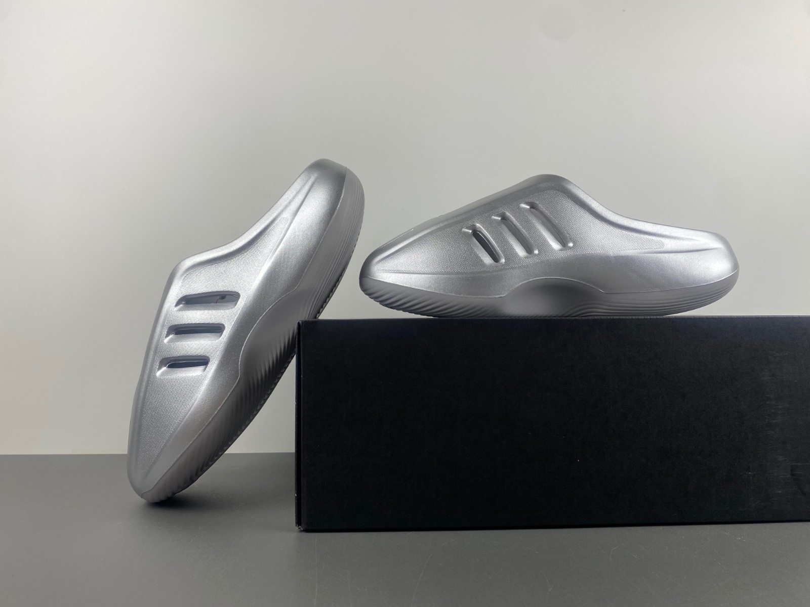 adidas adiFOM IIInfinity Mule Metallic Silver IH2814