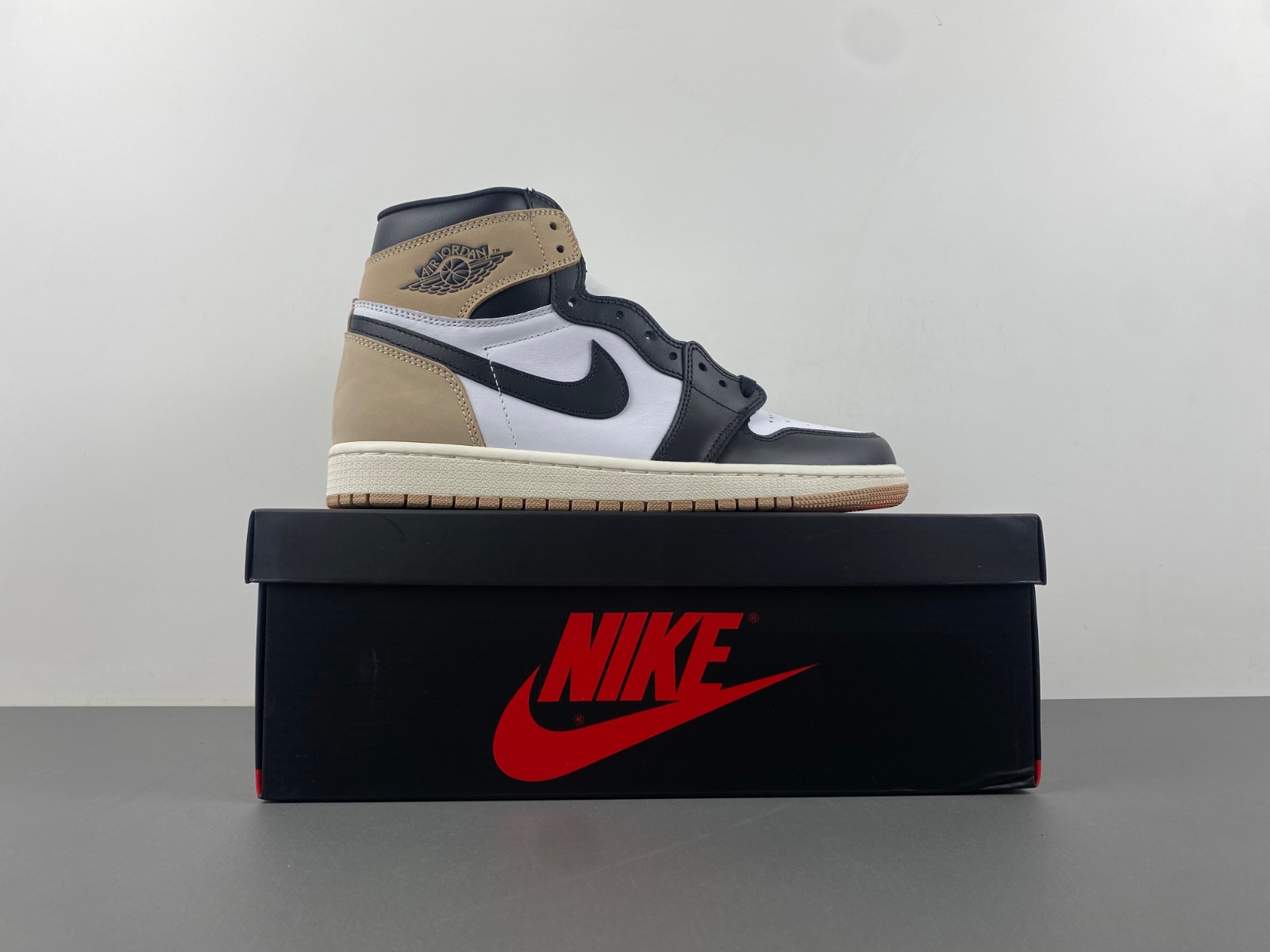 Air Jordan 1 High OG “Latte”
