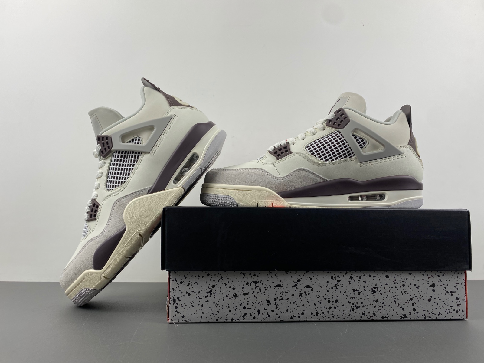 Air Jordan 4 Retro“Raising By Women”