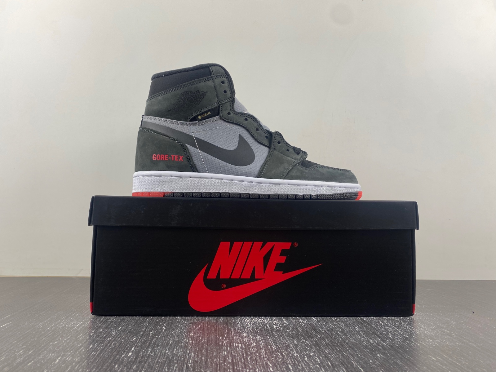 Air Jordan 1 Element “Bred”