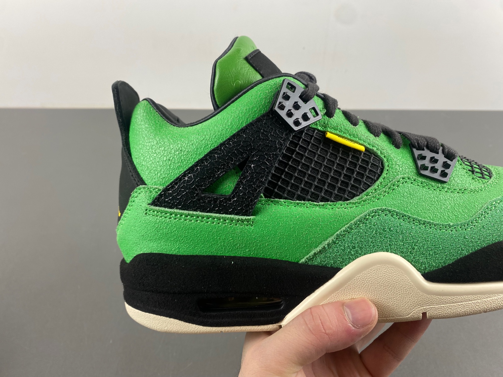 Air Jordan 4 Retro 'Manila'