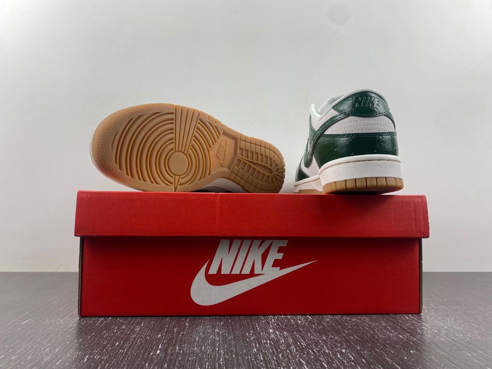 Nike Dunk Low LX “Gorge Green”