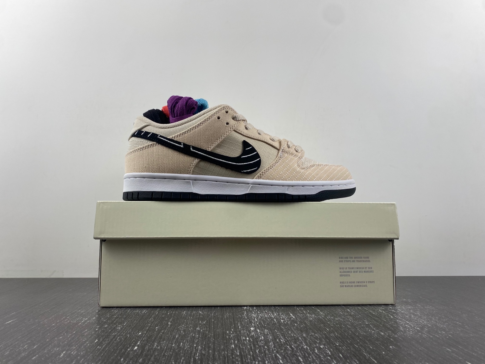 Albino & Preto x Nike Dunk SB Low