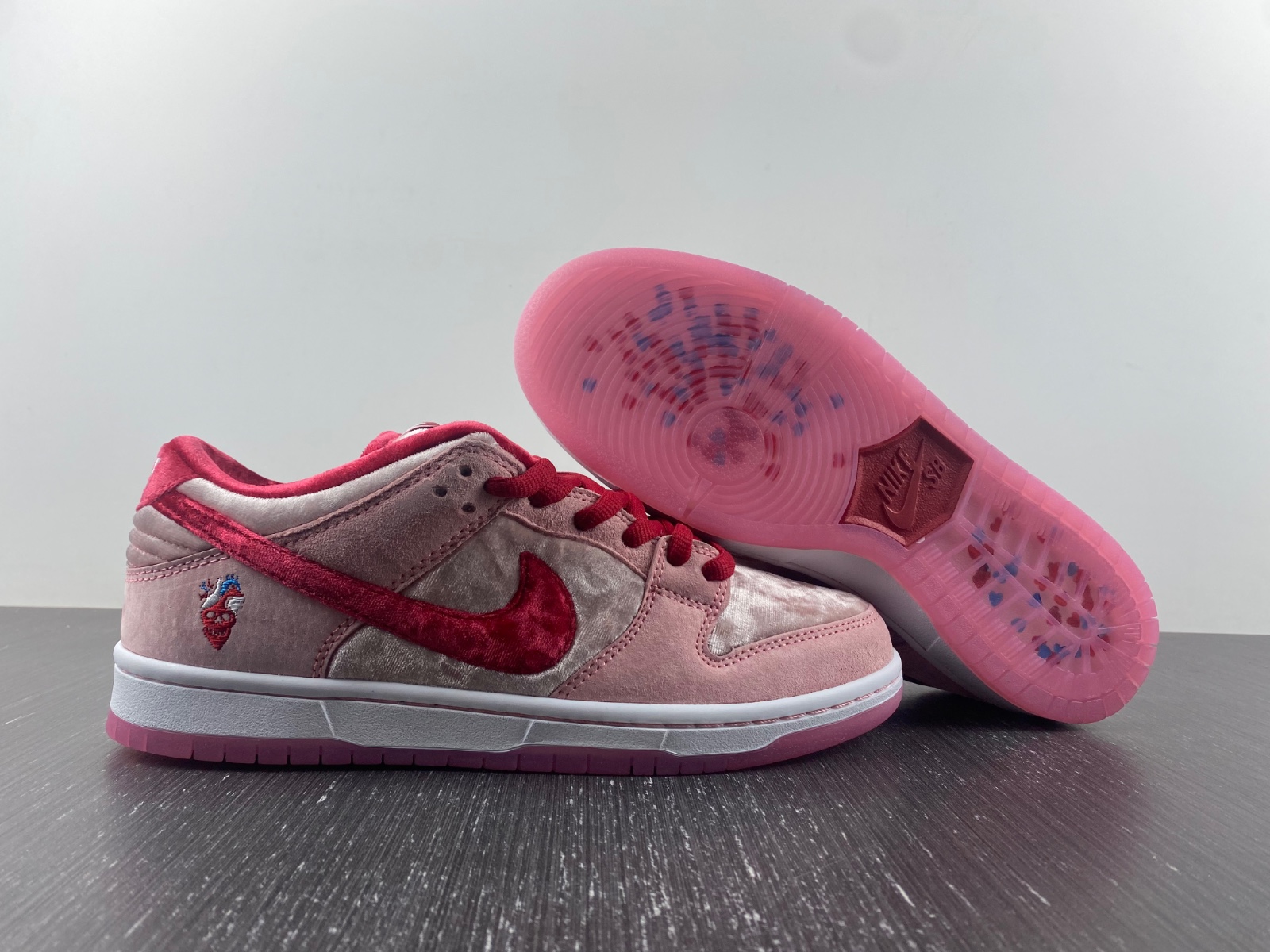Nike SB Dunk Low StrangeLove  CT2552-800