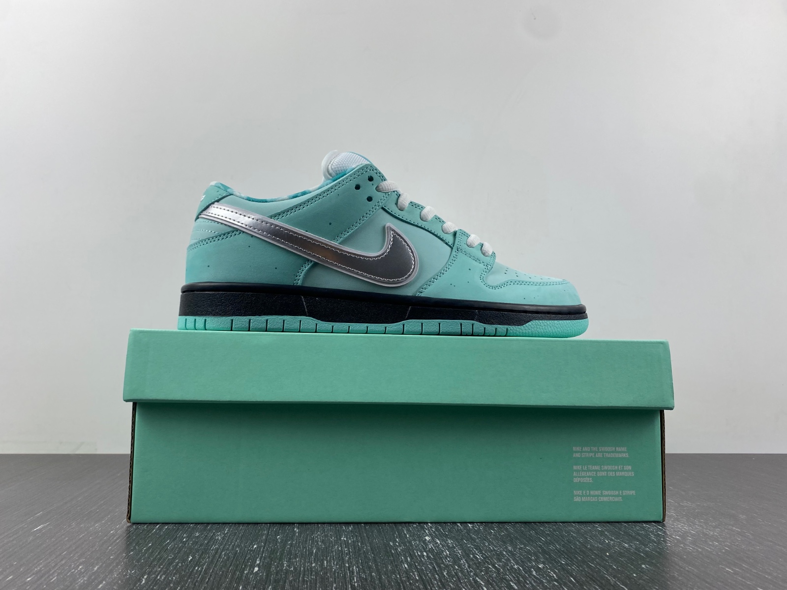 Concepts x TIFFANY CO. x Nike SB Dunk Low