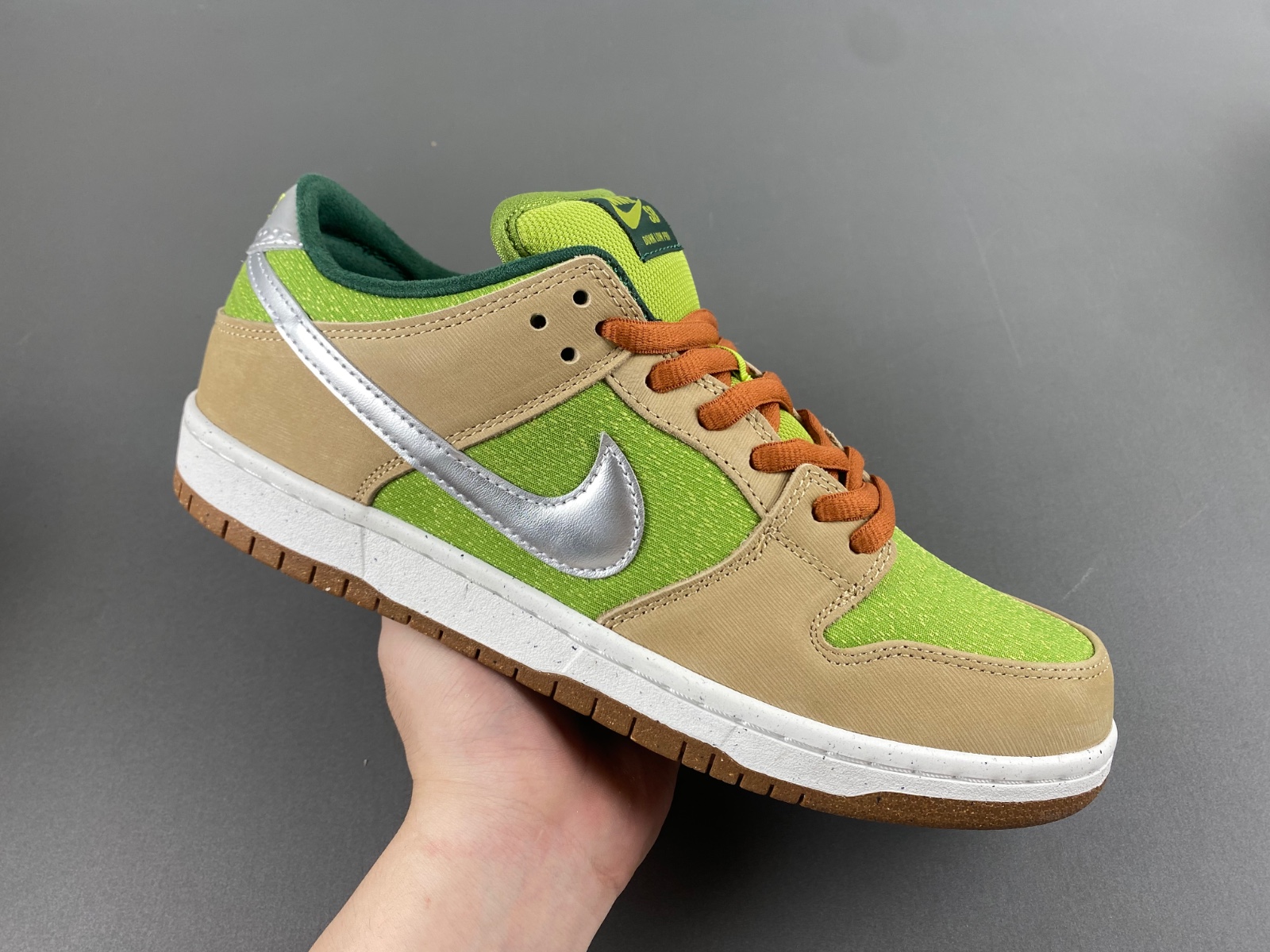 Nike SB Dunk Low Escargot  FQ7585-200