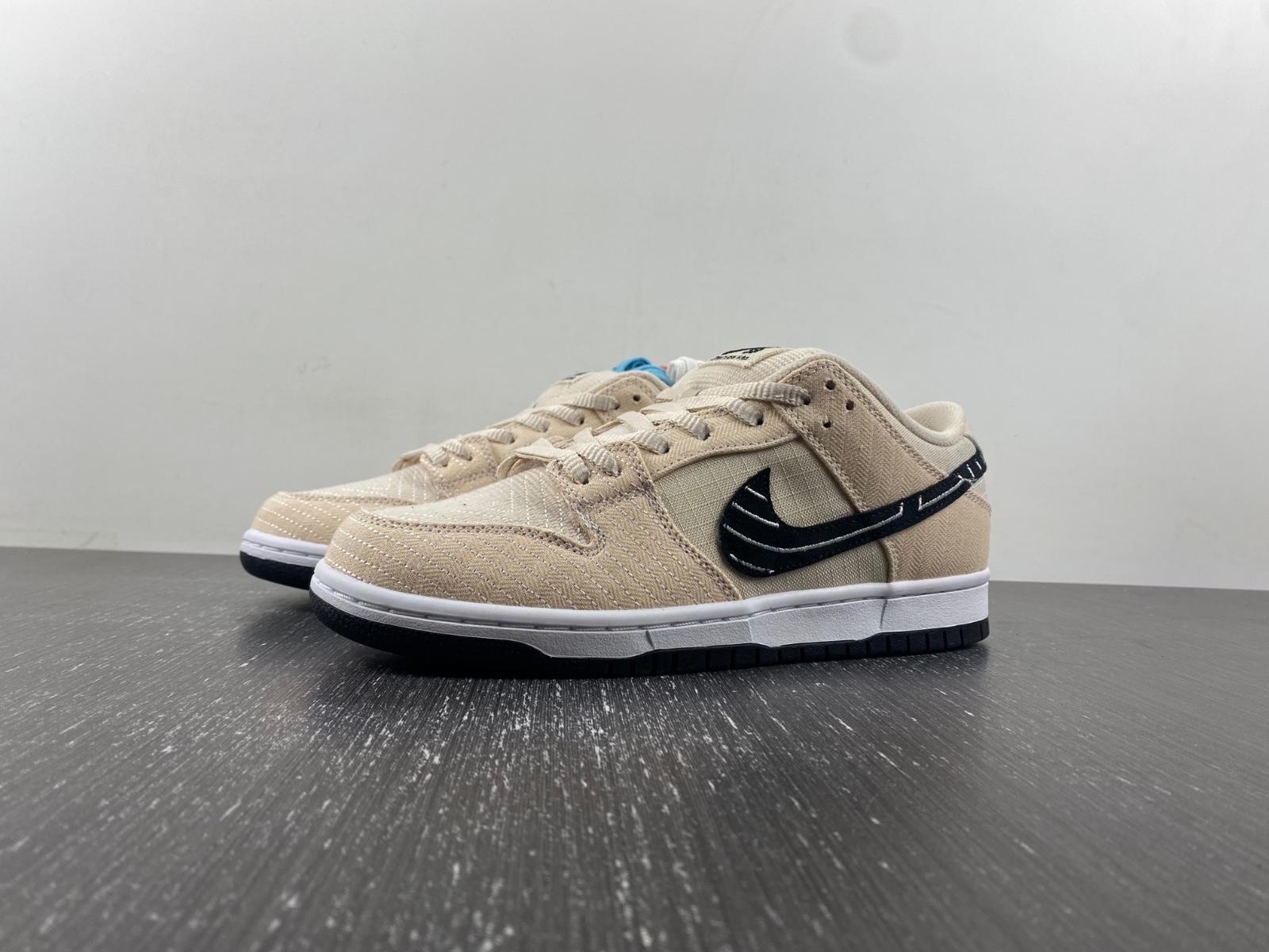 Albino & Preto x Nike Dunk SB Low