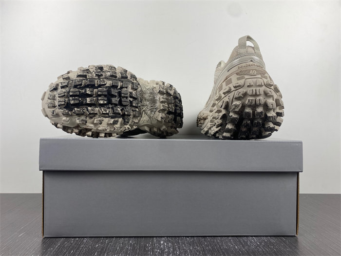 Balenciaga Defender Beige 685613 W2RAF 9700