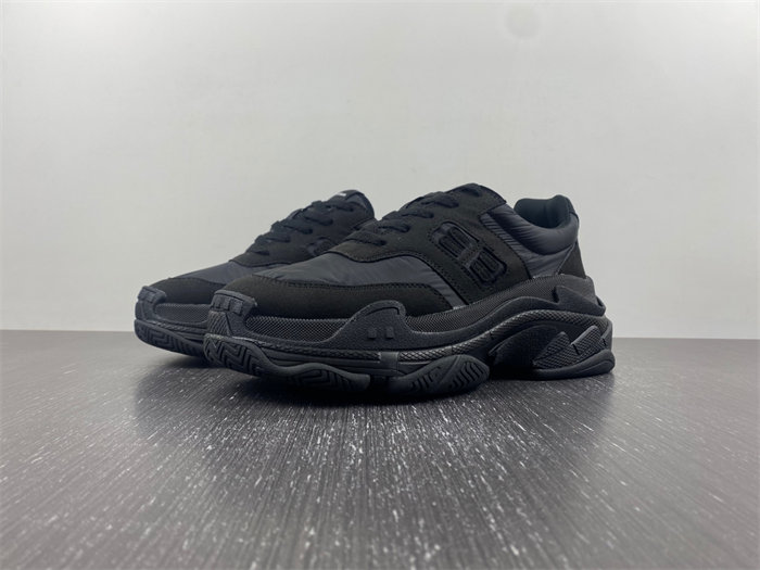 BALENCIAGA 710157 W3CU1 1000