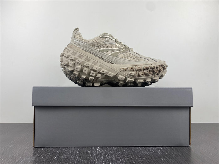 Balenciaga Defender Beige 685613 W2RAF 9700