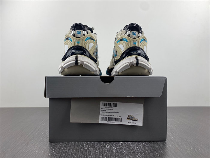 BALENCIAGA -Runner 677403 W2RB6 2028