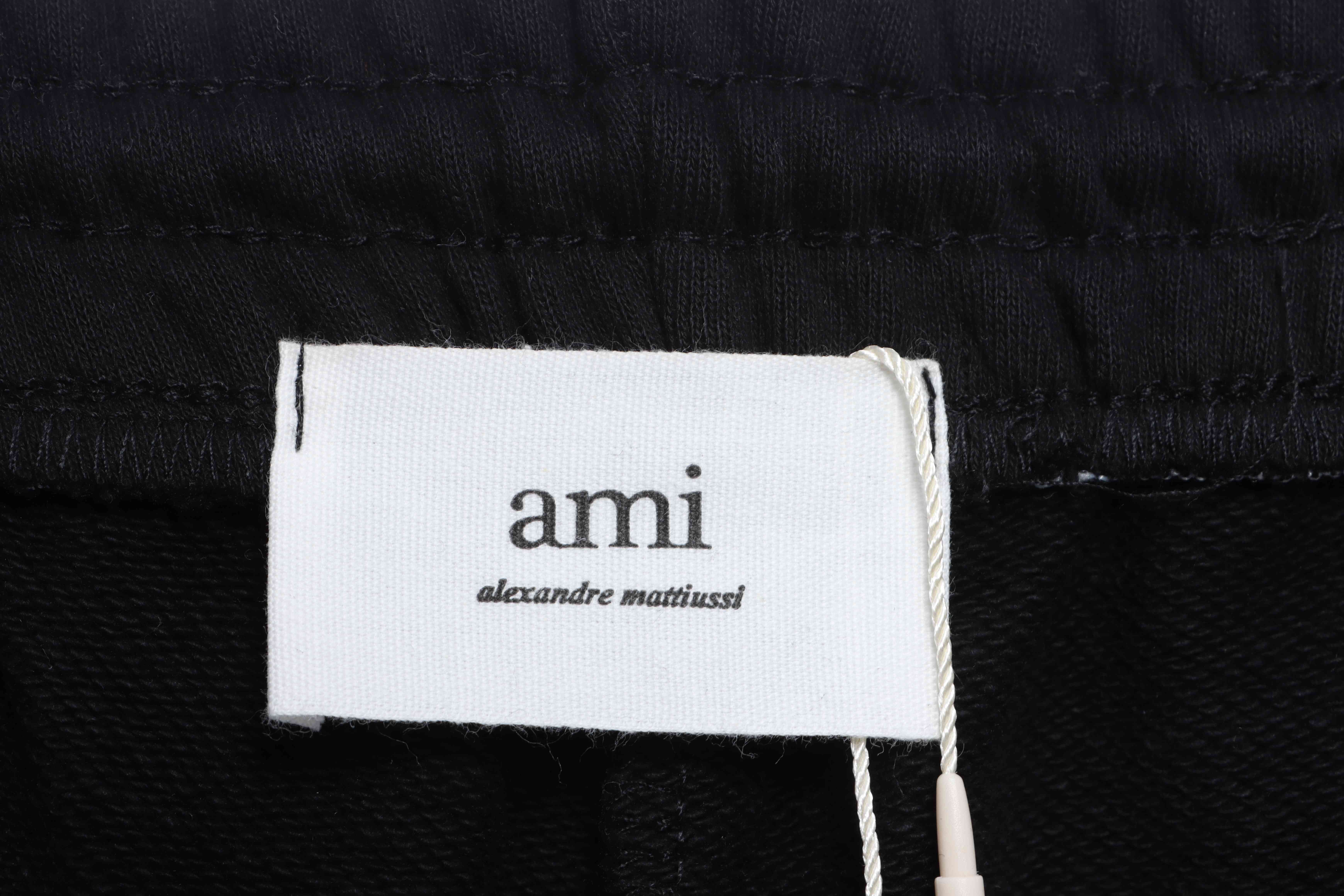 AMI 22ss heart embroidery shorts