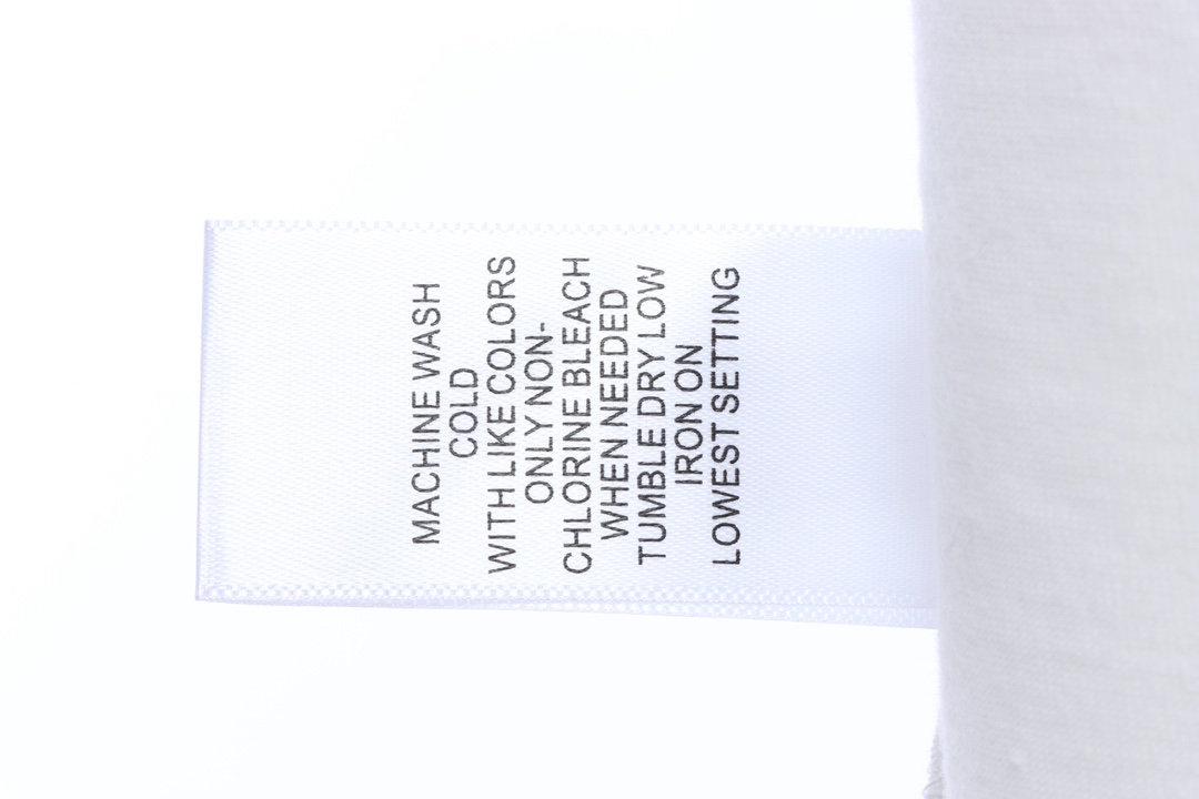 Essentials back silicone letter short sleeve