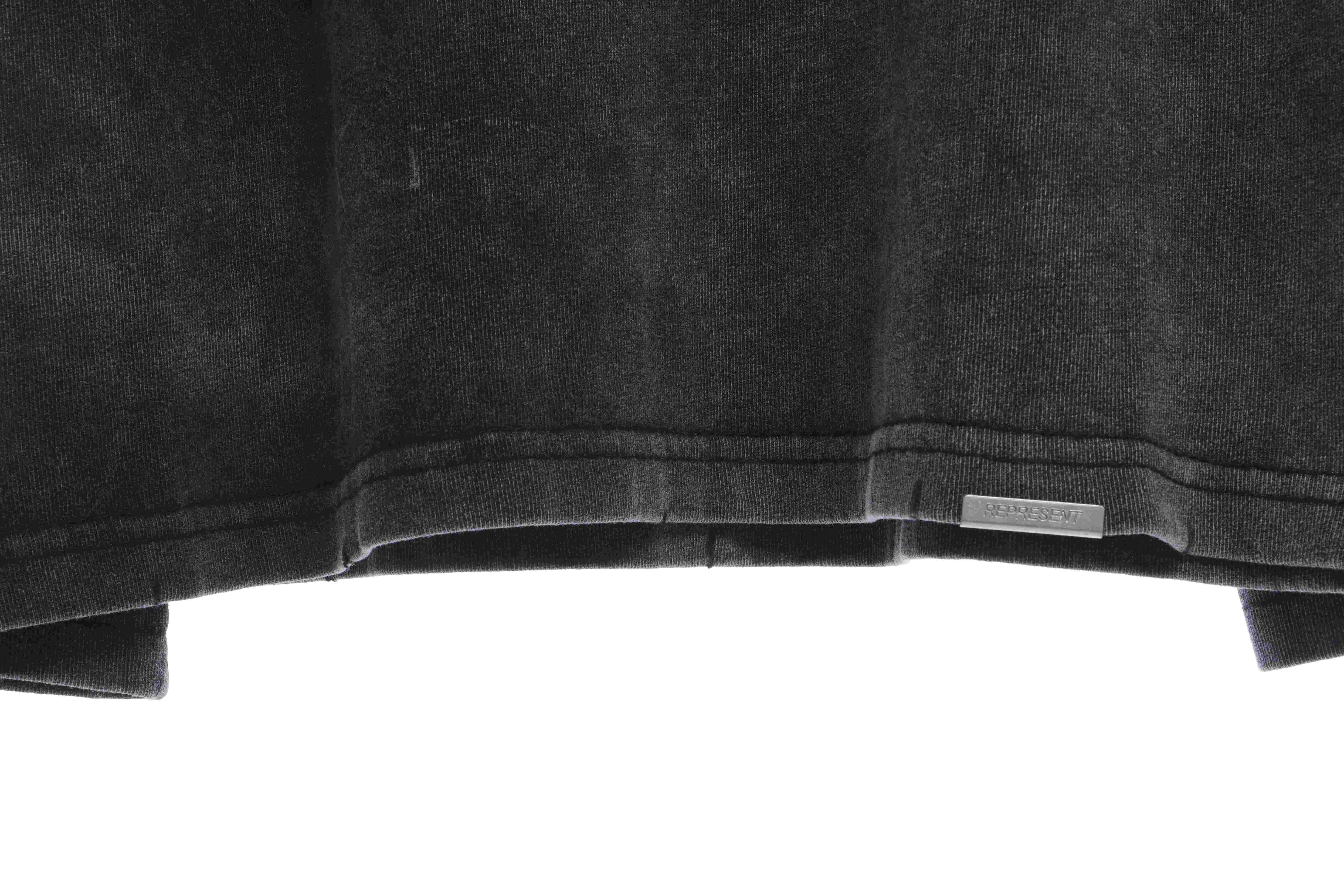 Represent makes old washing letters with short sleeves