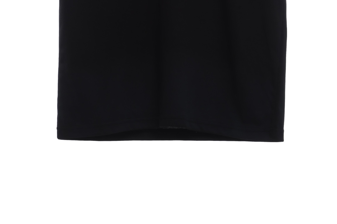 DREW washing to make old smiling faces and short sleeves