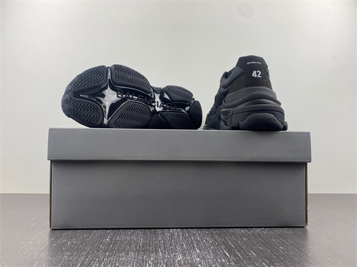 BALENCIAGA 710157 W3CU1 1000