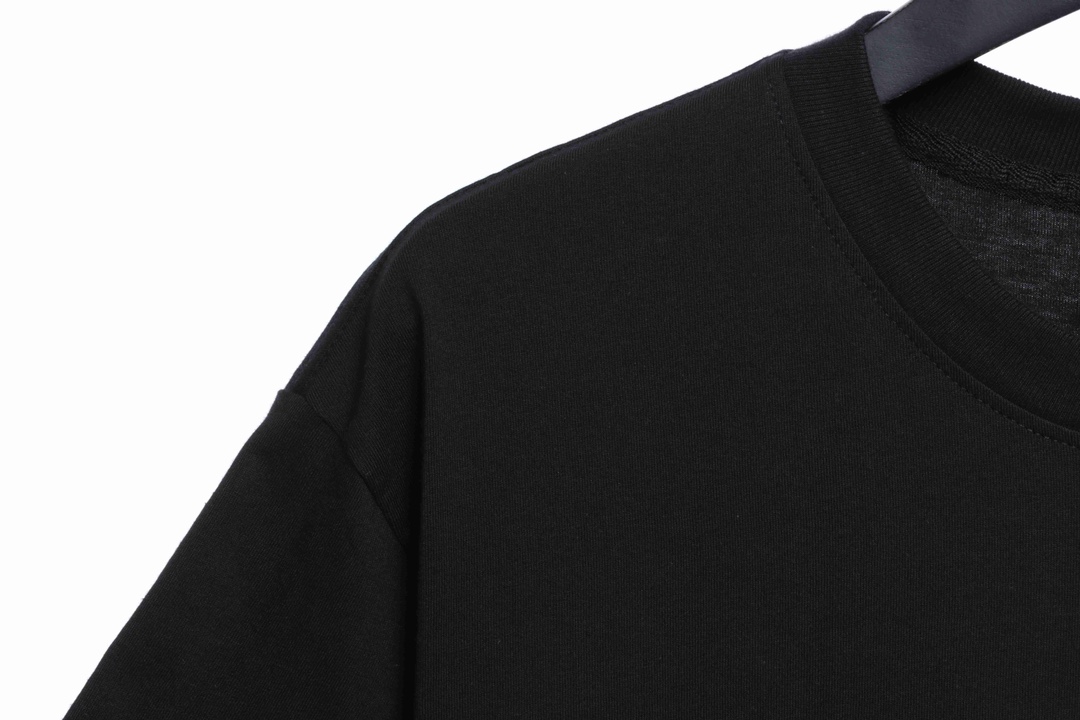 Essentials back silicone letter short sleeve