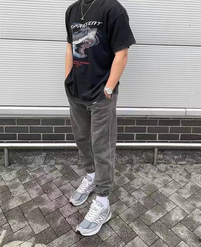 Represent Shark Distressed Wash Short Sleeves