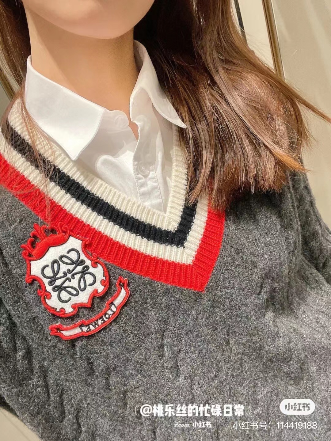 LOEVVE SS22 striped color block V-neck pullover sweater