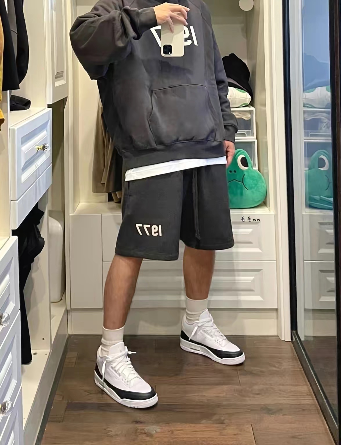 Ess3nt1als F0G  1977 flocking fleece hoodie