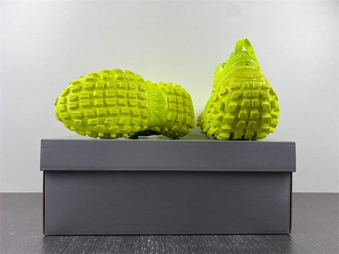 Balenciaga Defender 685611W2RAB7510