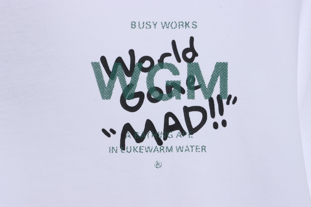 BAPE chest graffiti letters short sleeves