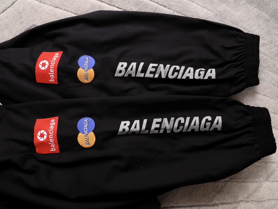 Balancig*  logo-print Zip Jacket