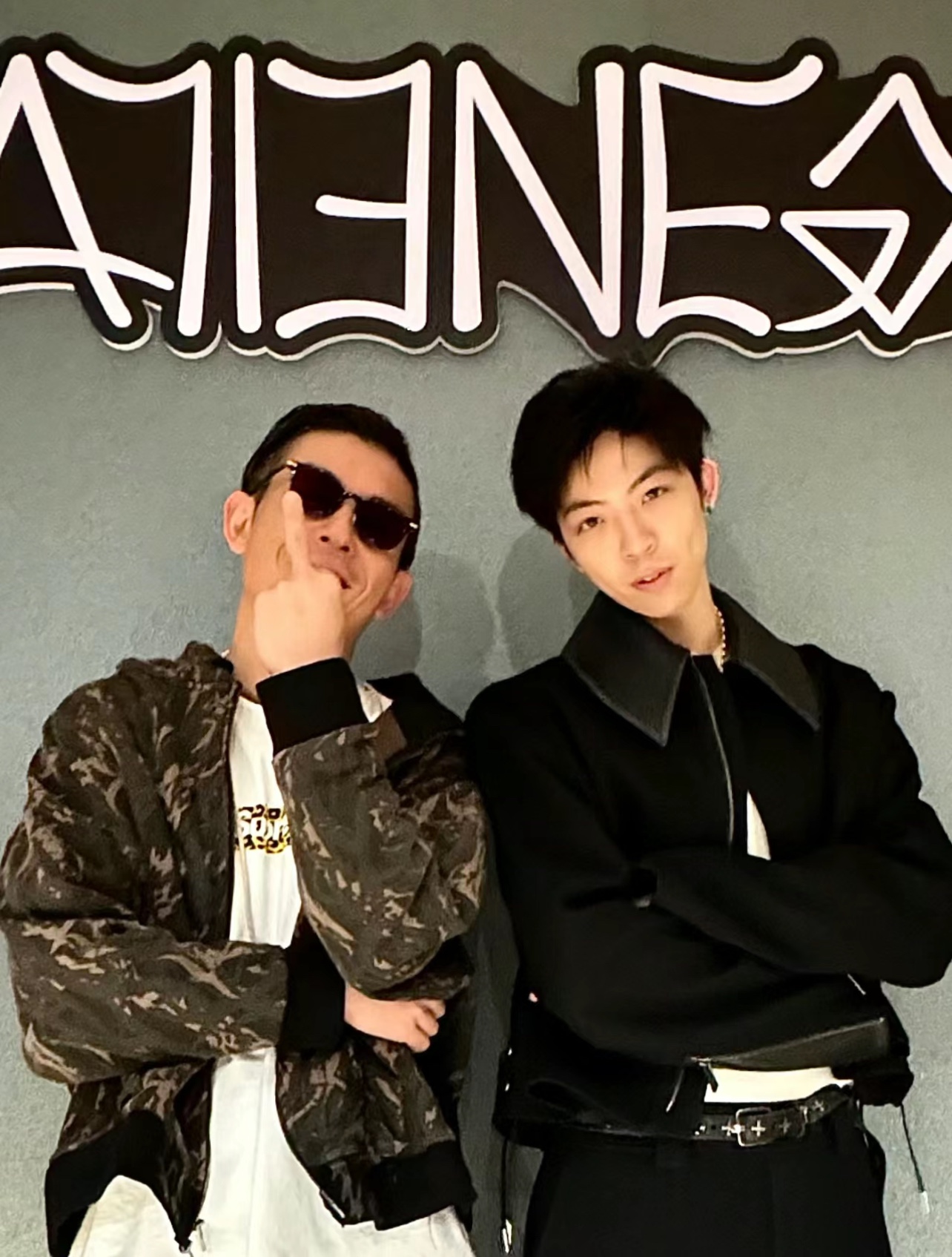 Suprem3 Shanghai Box Logo Tee (Pre-Order)