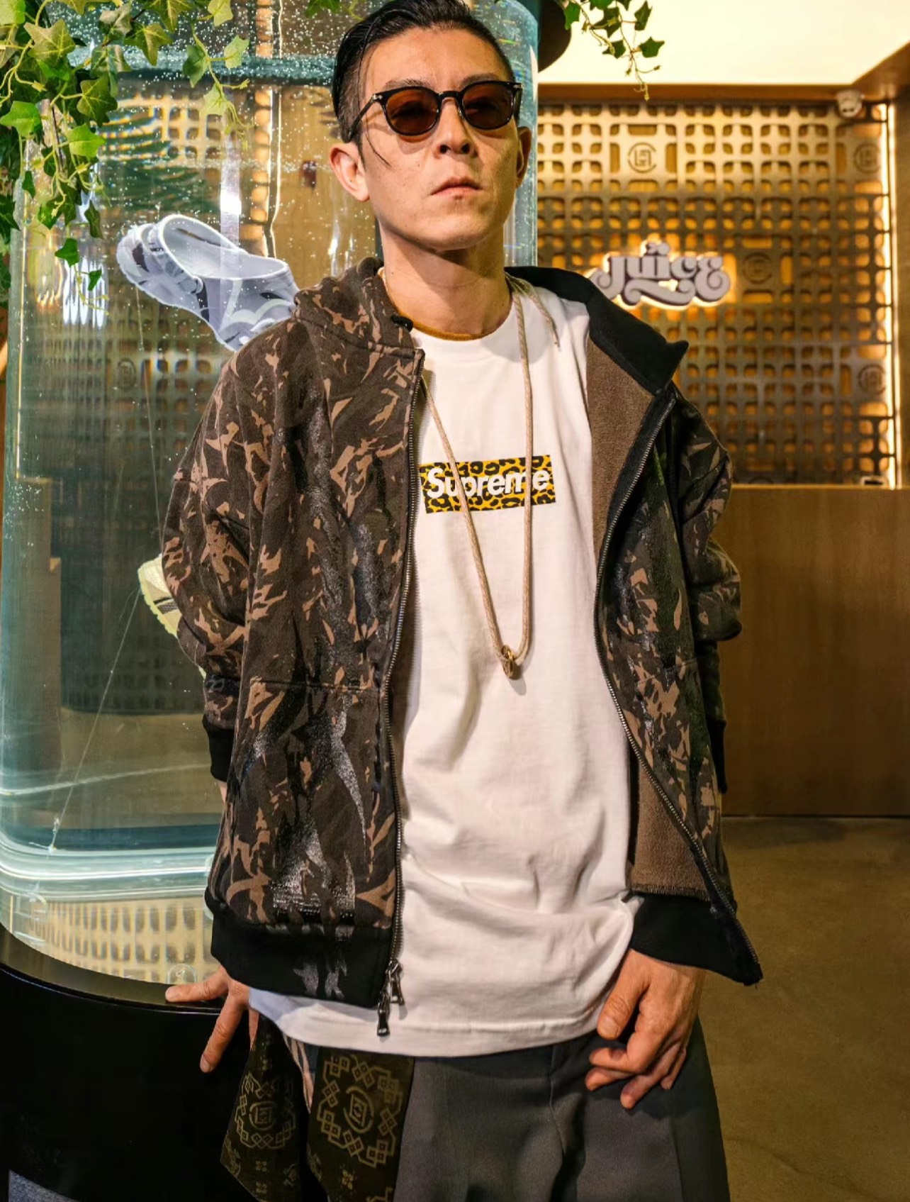 Suprem3 Shanghai Box Logo Tee (Pre-Order)