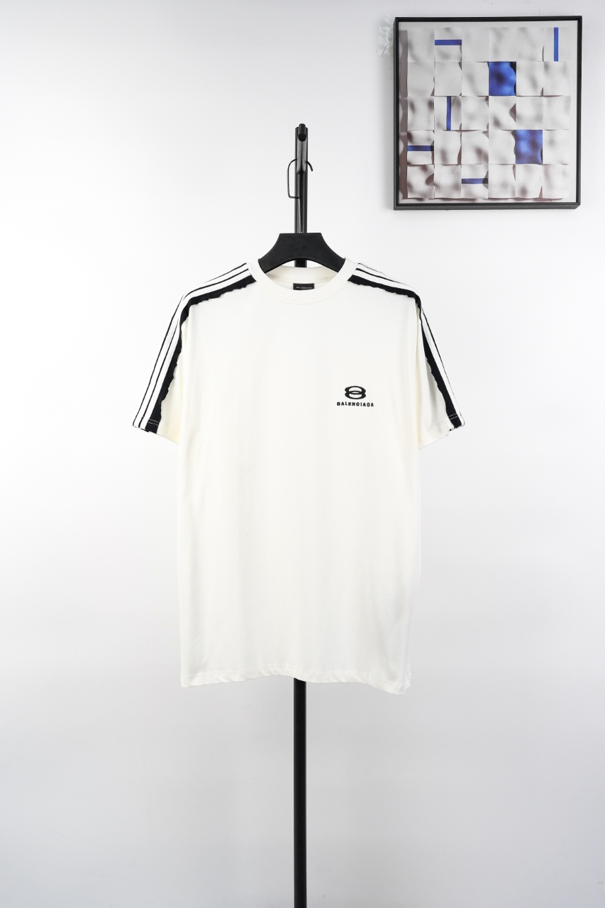 Balanciag@ Unity Sports Icon T-Shirt Oversized in faded black and white Tee