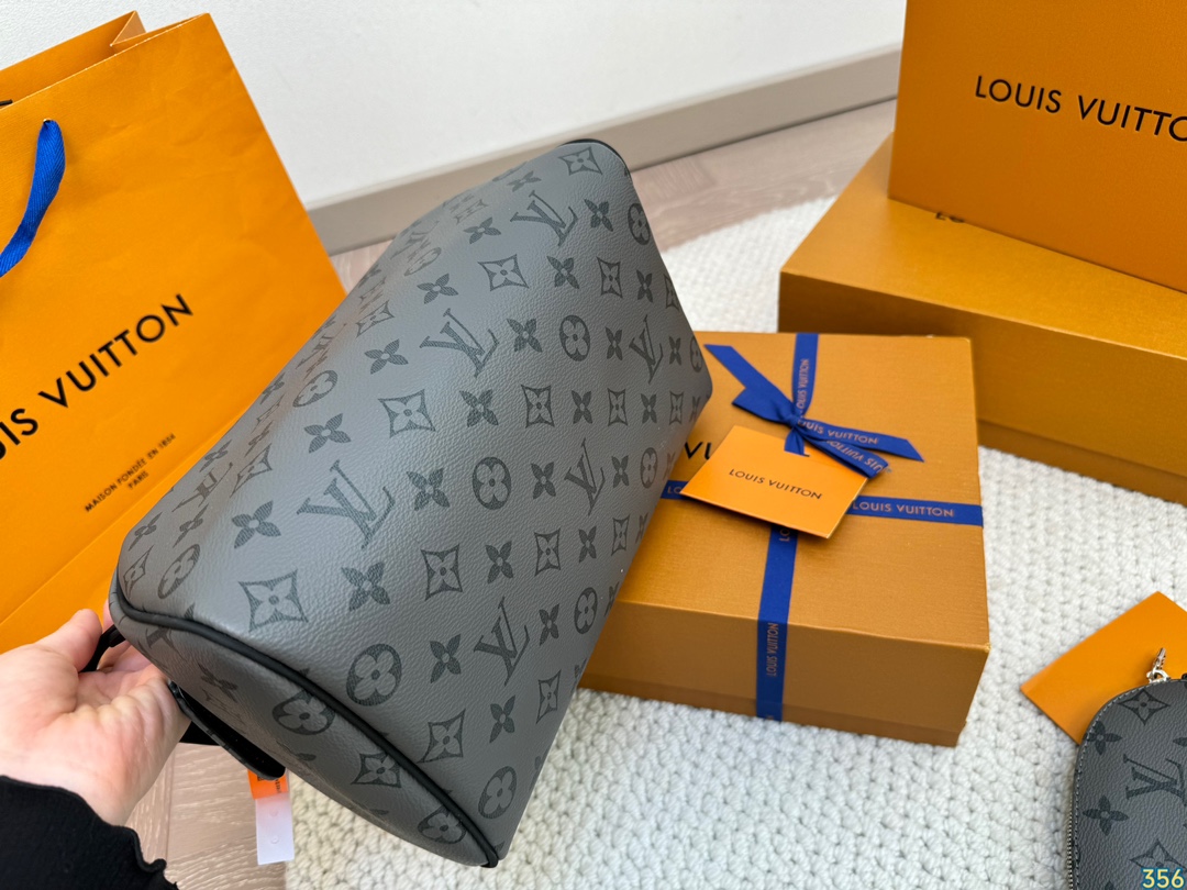 LV Leather Cosmetic Bags Storage bag Wash bag High quality