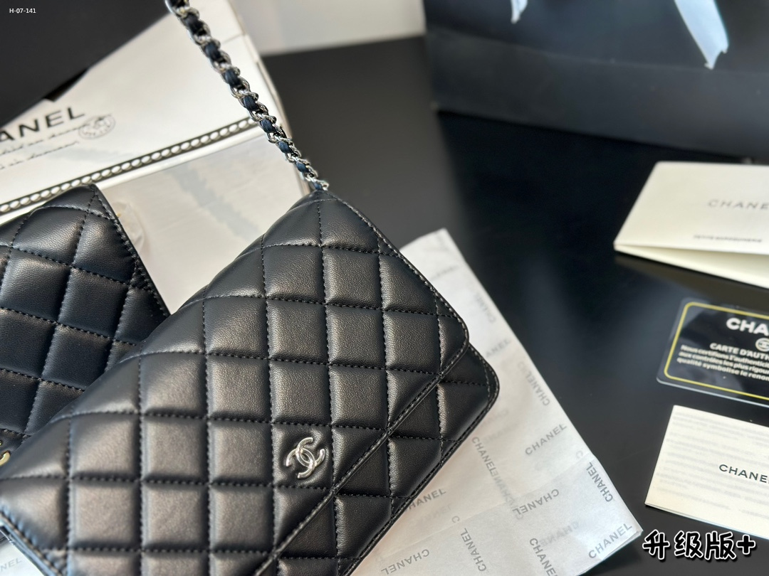 Chanel shoulder bag crossbody bag fashion chain bag