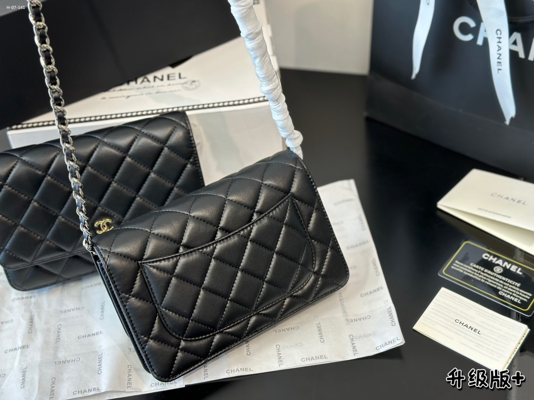 Chanel shoulder bag crossbody bag fashion chain bag