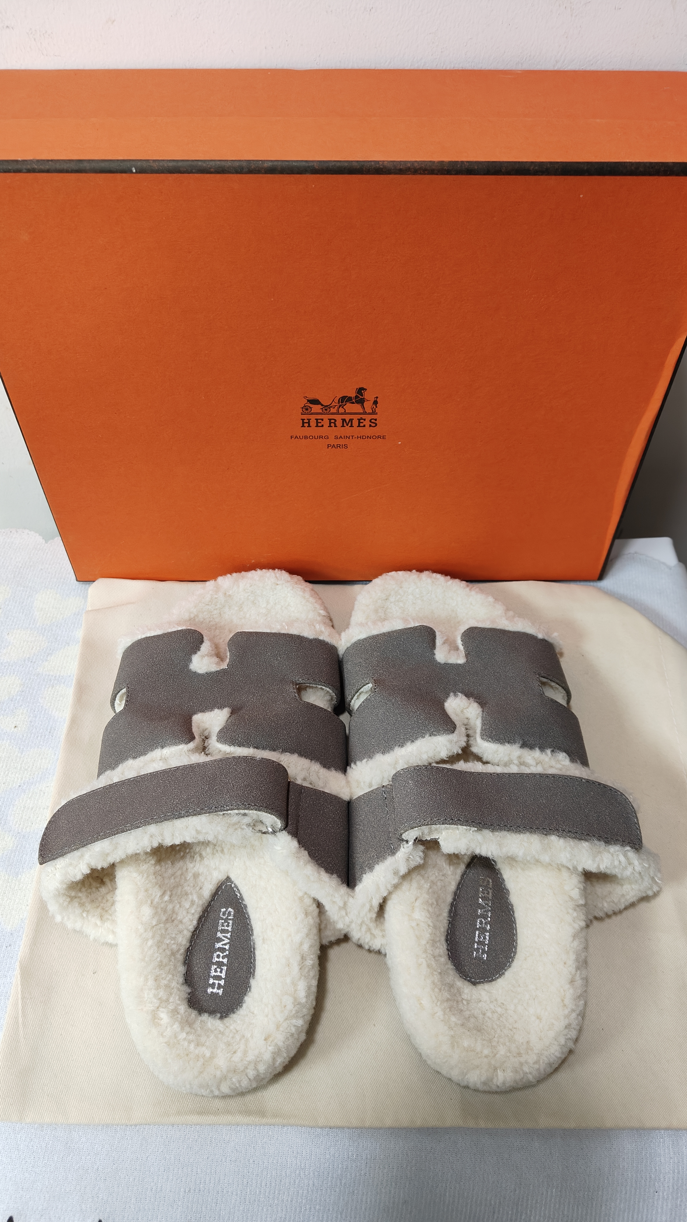 Hermès Slippers