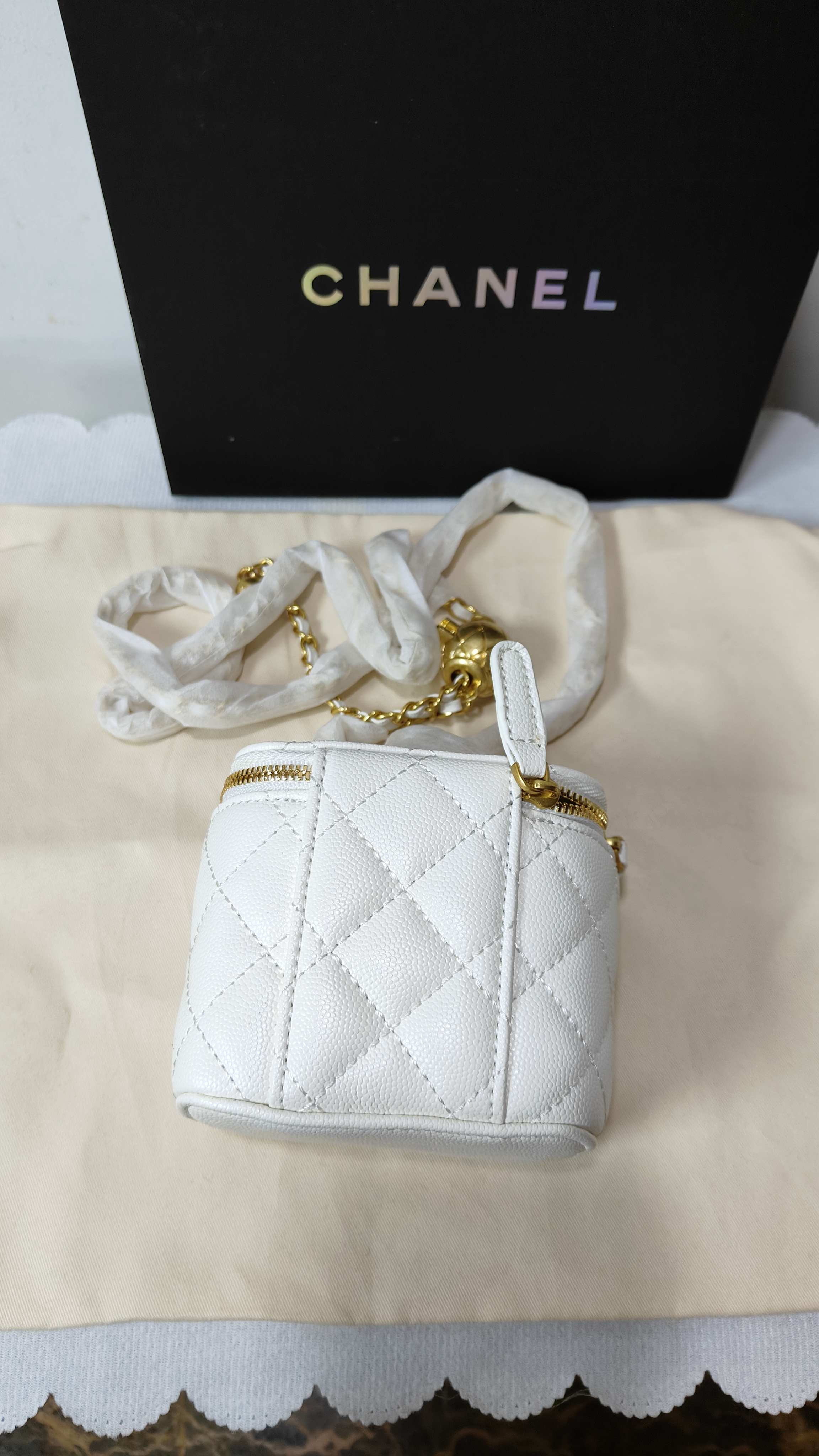 CHANEL white small bag