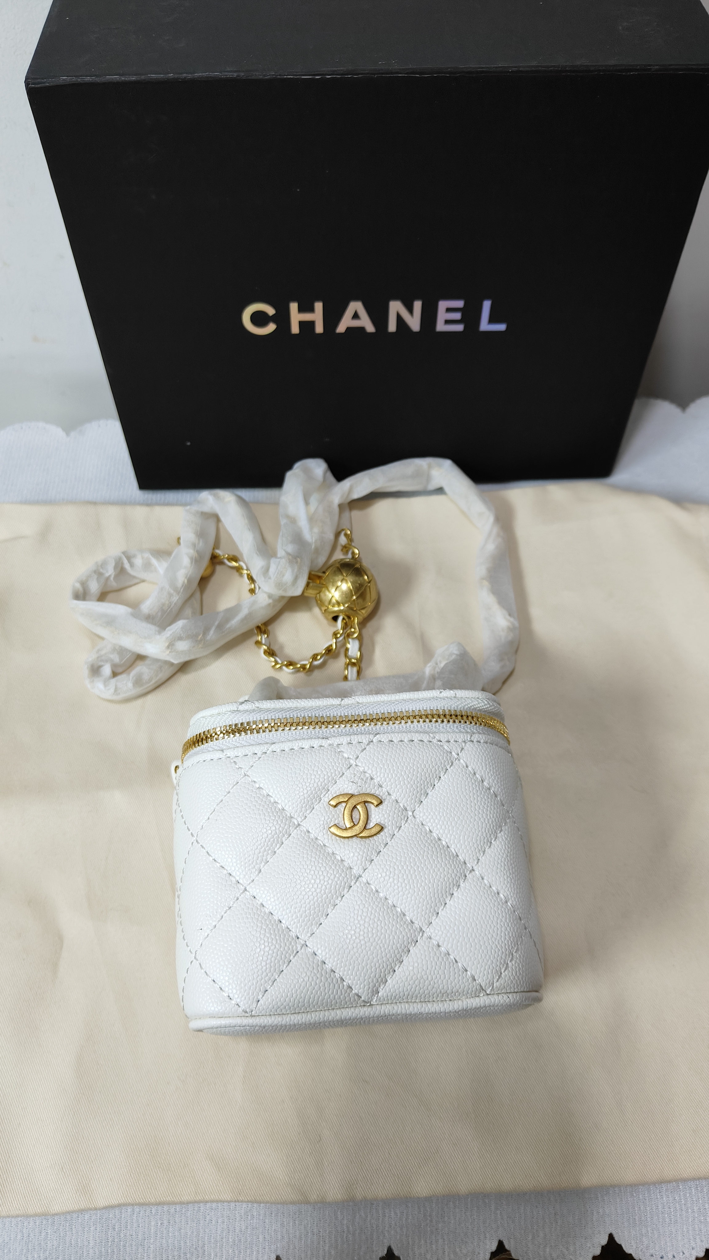 CHANEL white small bag