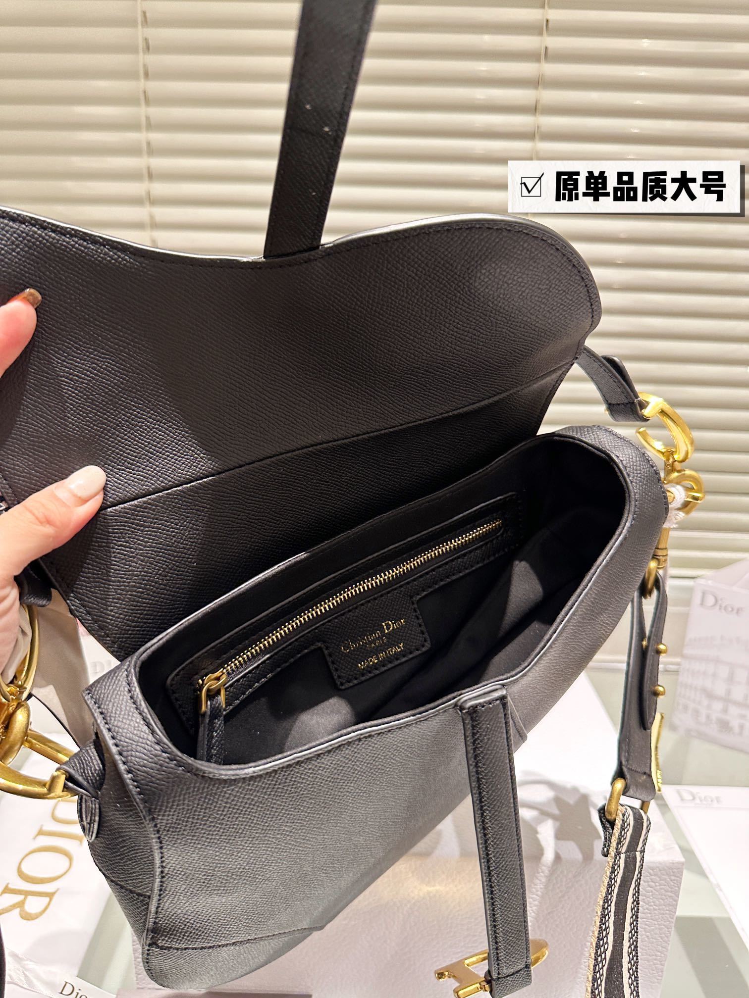 Dior Premium Fashion Saddle Bag, Diana Lacquer Leather Bag