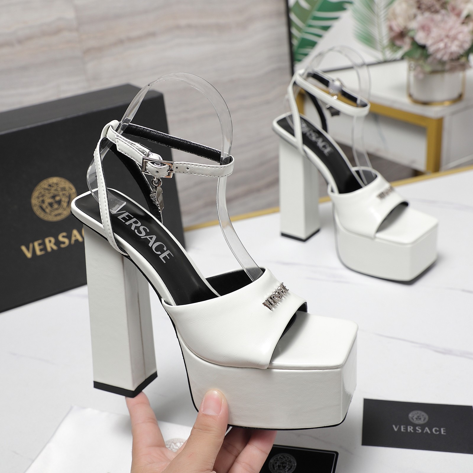 Versace Fashion Show New Collection Medusa's new sandals